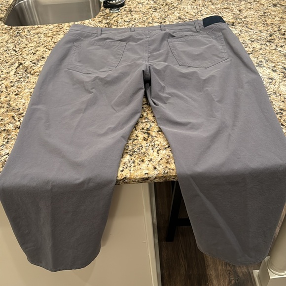 Men’s Vineyard Vines on-the-go 5 pocket pant 44x30 - Picture 7 of 8